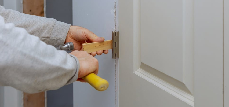 fiberglass entry door repair in Lomita